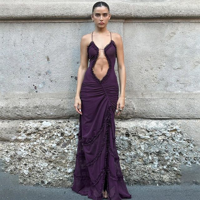 Beautifully Finished Dress in a Timeless Design