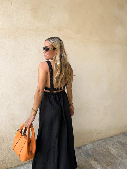 Effortlessly Elegant Dress with a Timeless Design