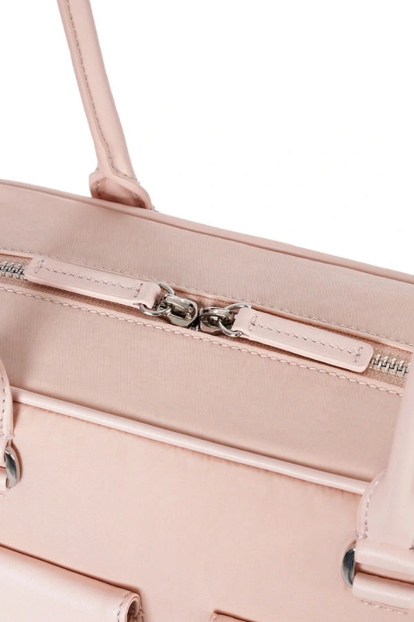 Sophisticated Bag with a Clean Classic Look