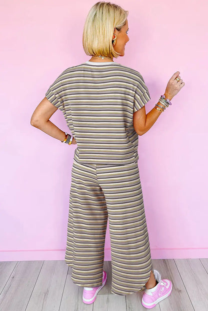 Well Tailored Pants with a Graceful Silhouette