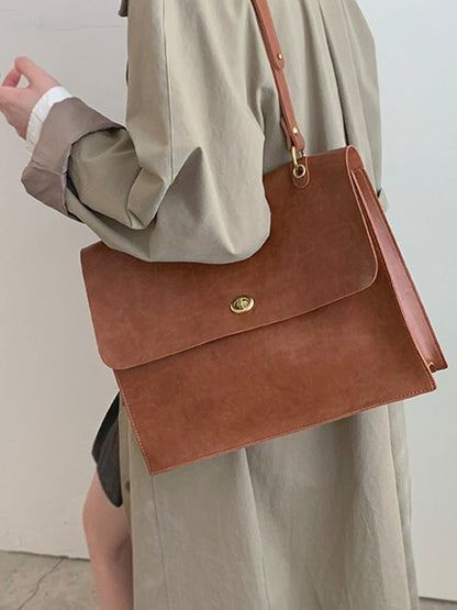 A Vintage Style Bag with Delicate Timeless Details