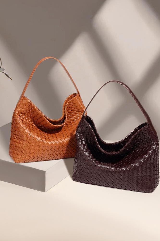 Beautifully Finished Bag in a Timeless Design