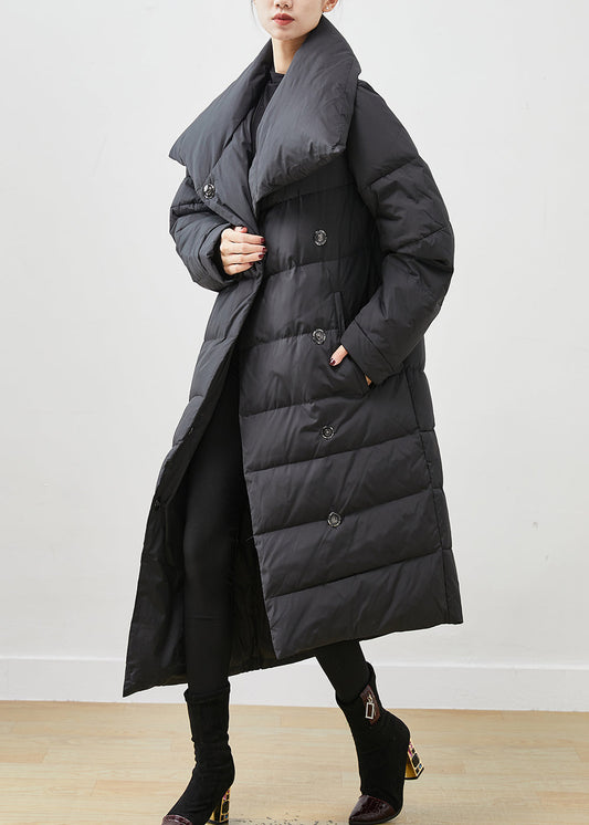 Well Tailored Coat with a Graceful Silhouette