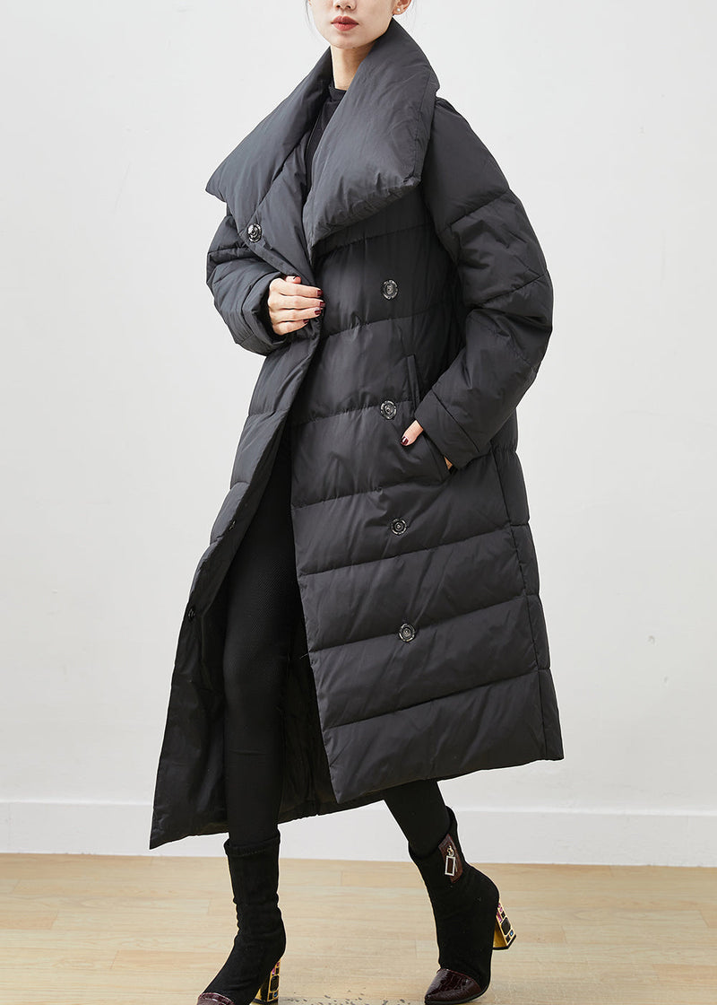 Well Tailored Coat with a Graceful Silhouette