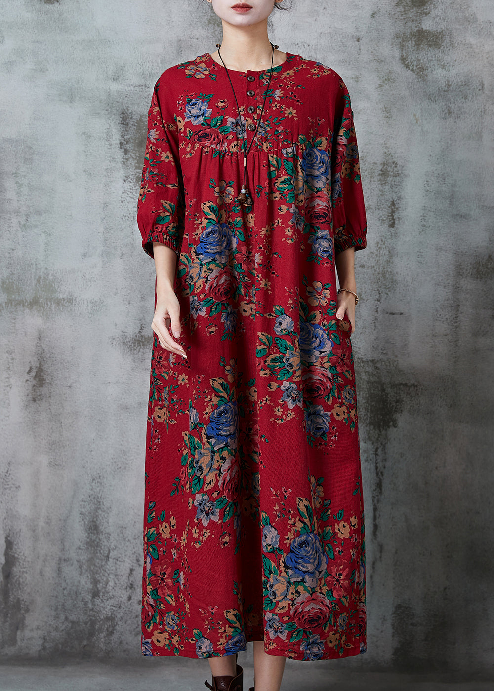 Well Tailored Dress with a Graceful Silhouette