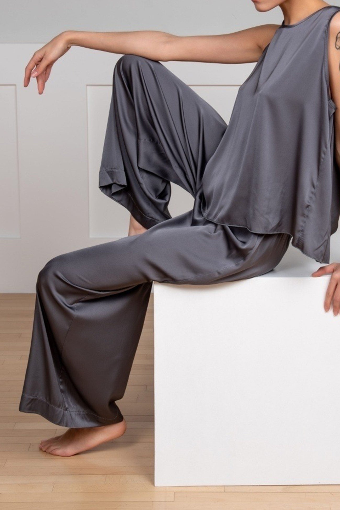Elegantly Styled Pants for Everyday Wear