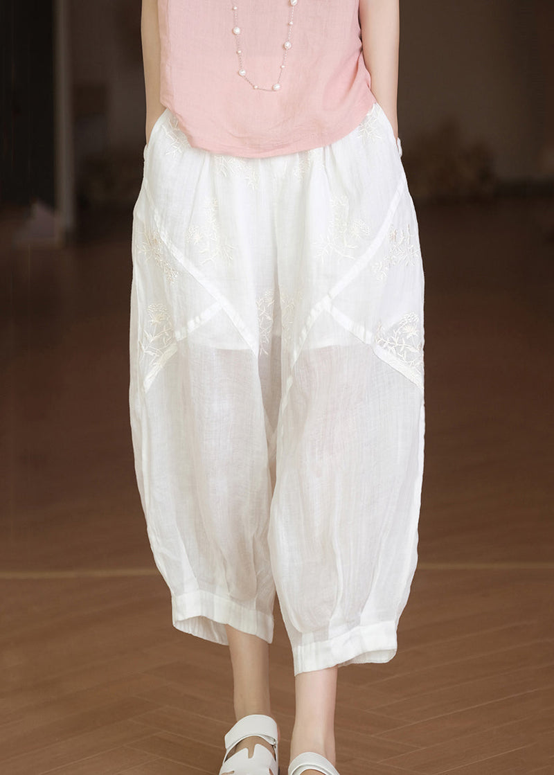 Effortlessly Elegant Pants with a Timeless Design