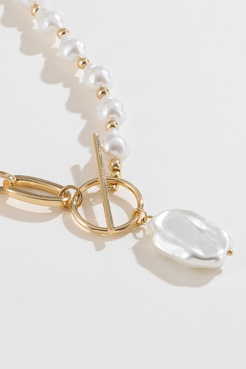 Effortlessly Elegant Garment with a Timeless Design