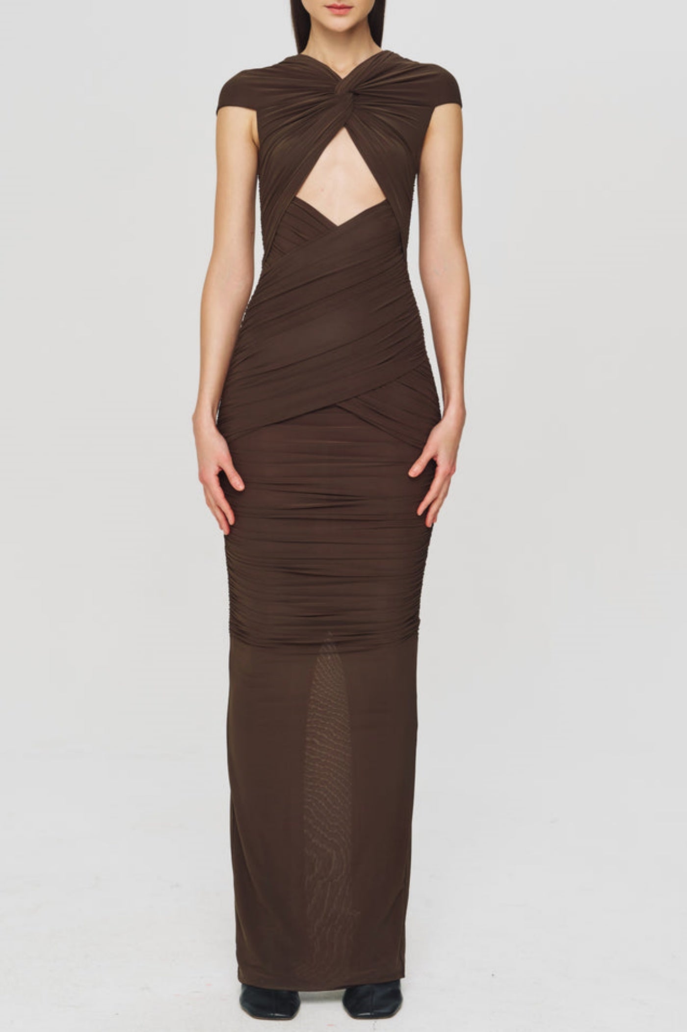 Beautifully Finished Dress in a Timeless Design