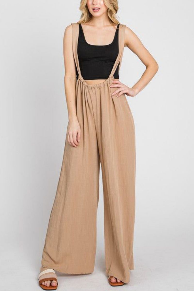Well Tailored Trousers with a Graceful Silhouette