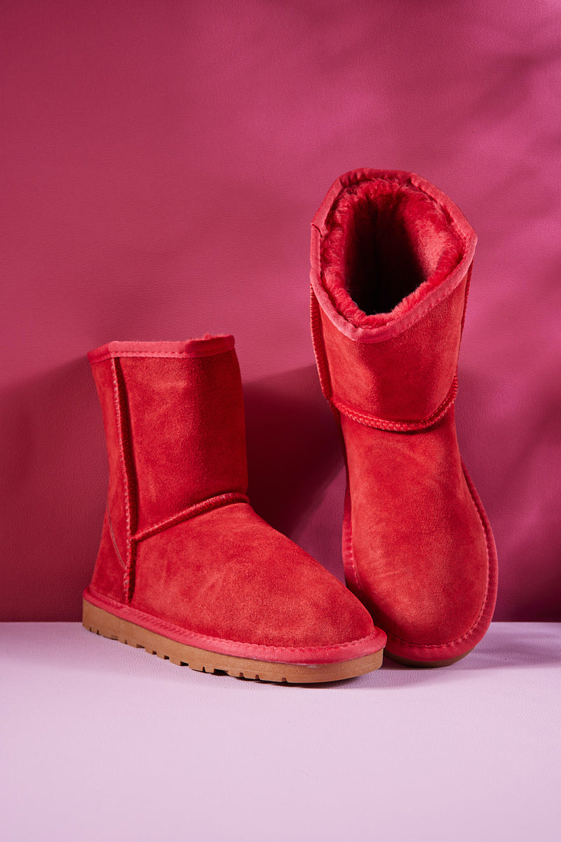 Beautifully Finished Boots in a Timeless Design