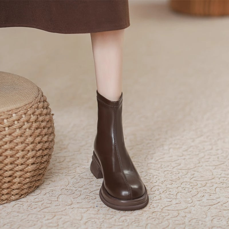 Polished Boots with an Effortless Classic Look