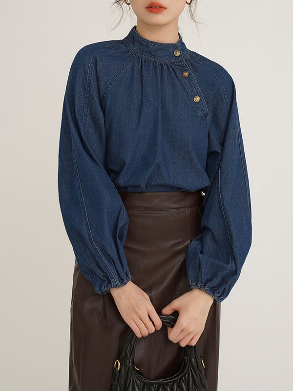Classic Vintage Blouse with a Flattering Fit
