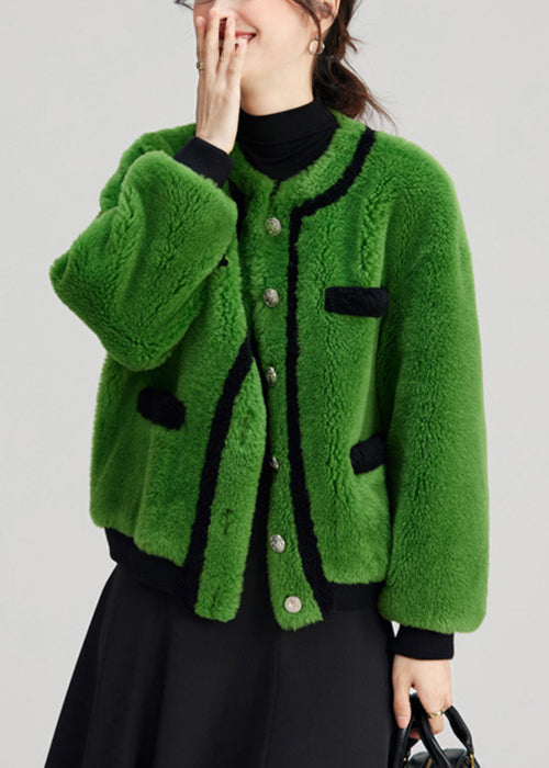 Effortlessly Elegant Coat with a Timeless Design