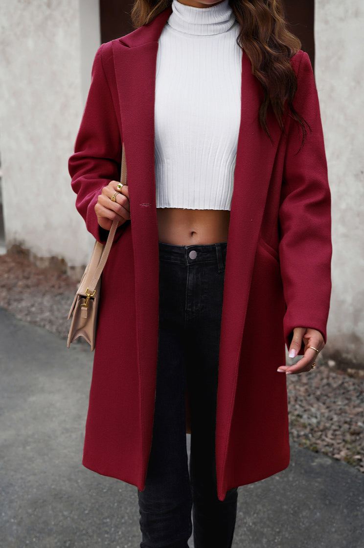 Well Tailored Coat with a Graceful Silhouette