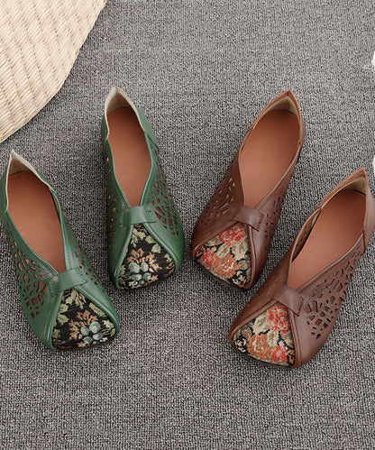Effortlessly Elegant Shoes with a Timeless Design