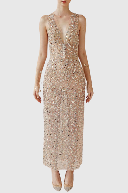 Beautifully Crafted Dress in a Classic Style