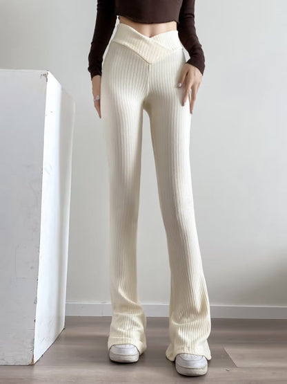 Effortlessly Elegant Pants with a Timeless Design