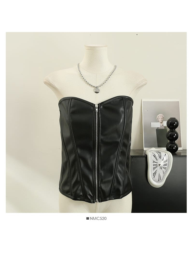 Well Tailored Top with a Graceful Silhouette