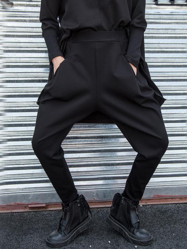 Well Tailored Pants with a Graceful Silhouette