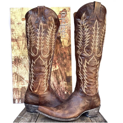 Beautifully Finished Boots in a Timeless Design