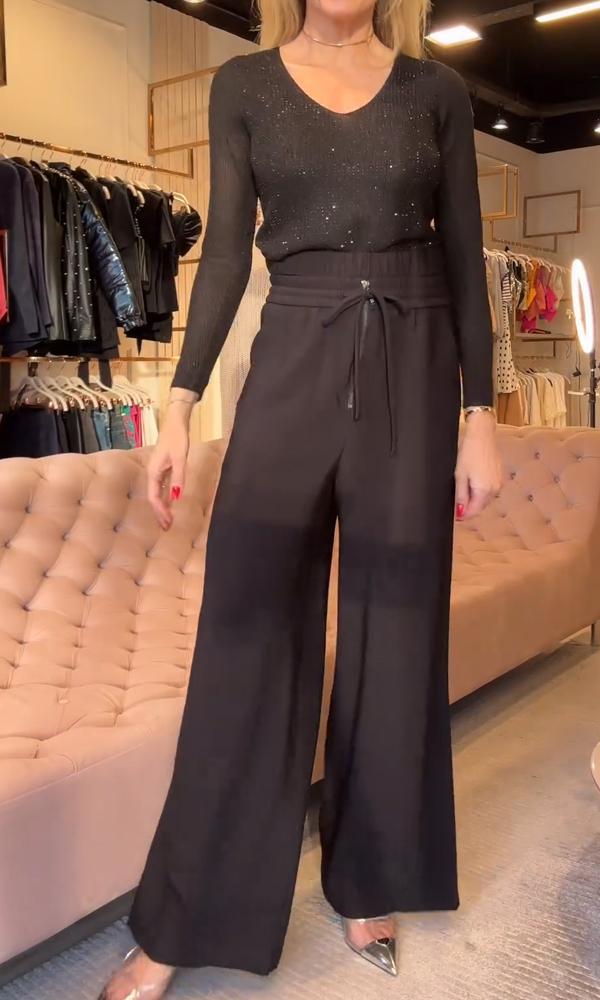 Classic Vintage Pants with a Flattering Fit