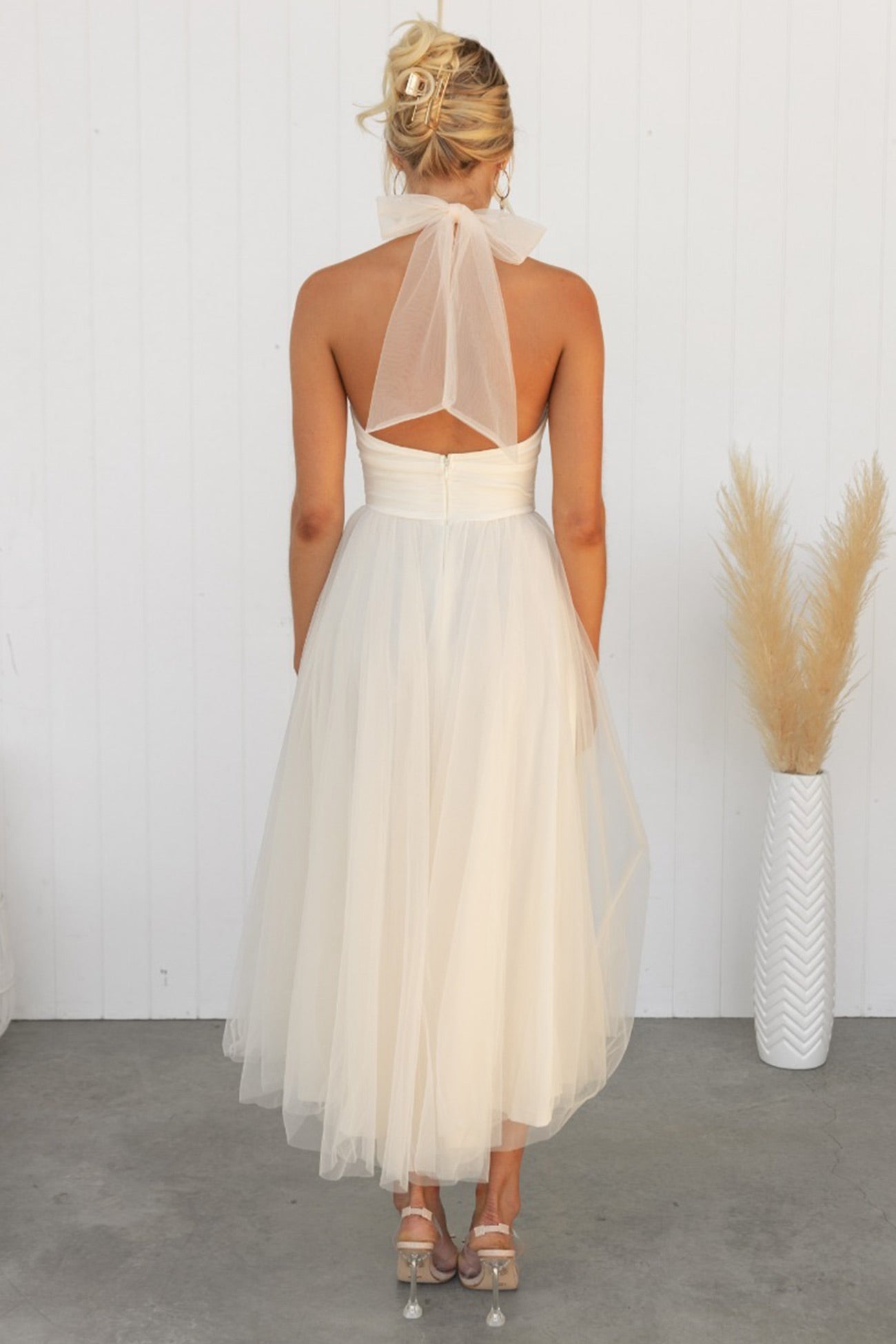 Well Tailored Dress with a Graceful Silhouette