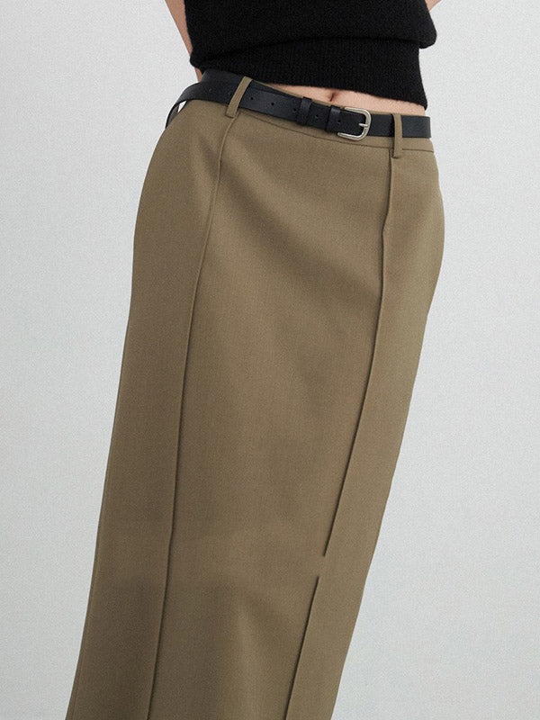 Well Tailored Garment with a Graceful Silhouette