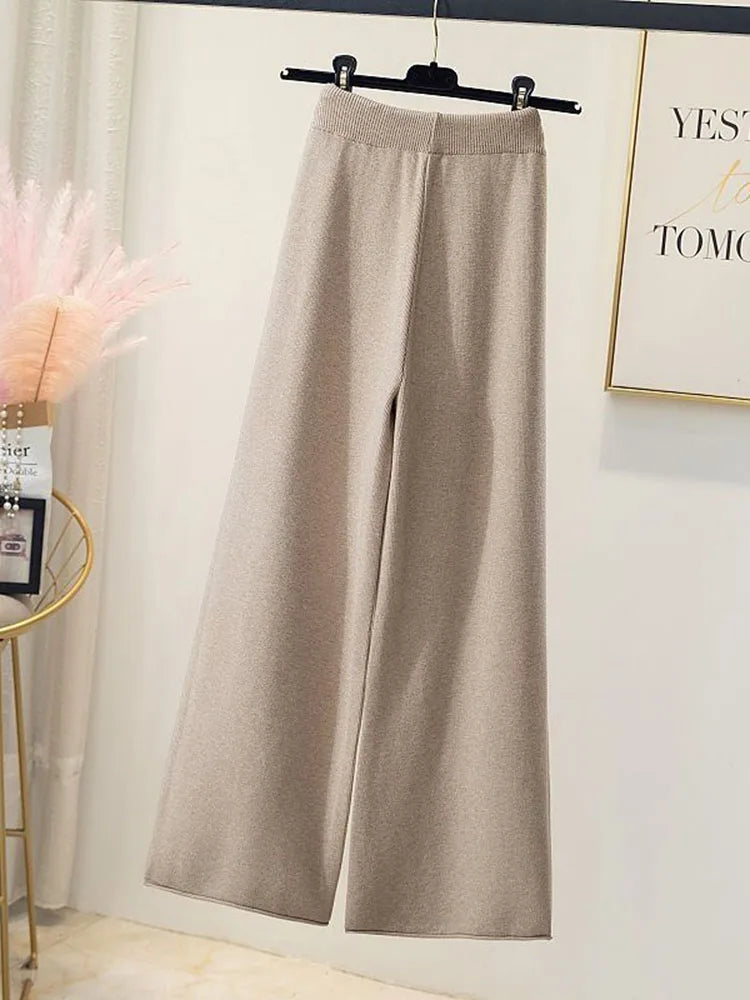 Effortlessly Elegant Garment with a Timeless Design