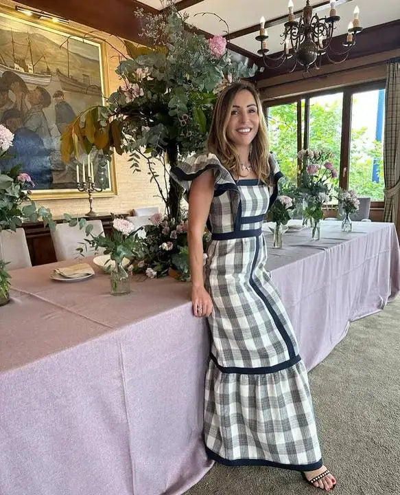 Well Tailored Dress with a Graceful Silhouette