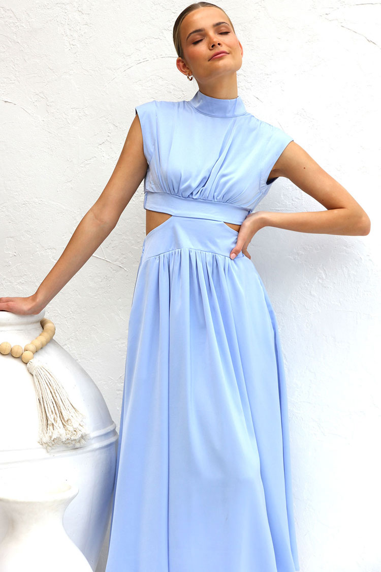 Gracefully Styled Dress for Any Occasion