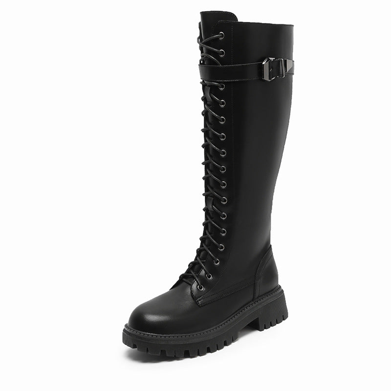 Effortlessly Elegant Boots with a Timeless Design