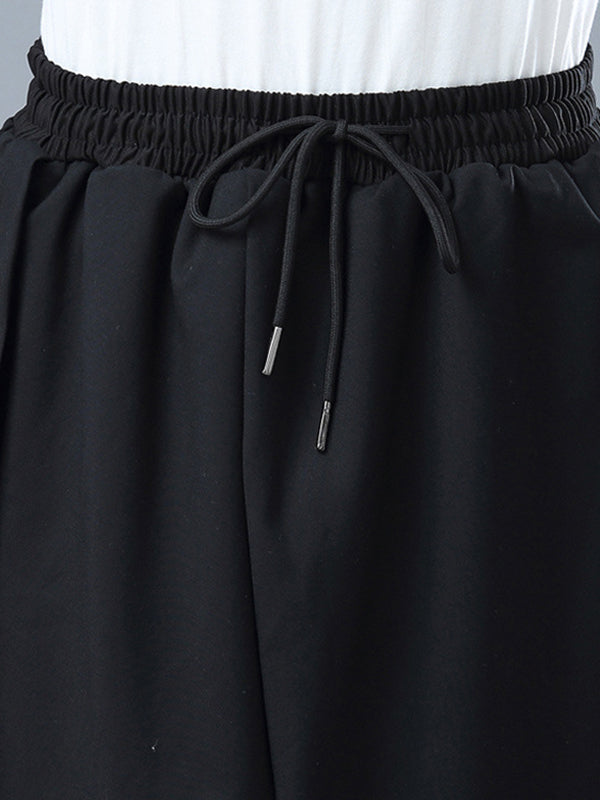 Well Tailored Pants with a Graceful Silhouette
