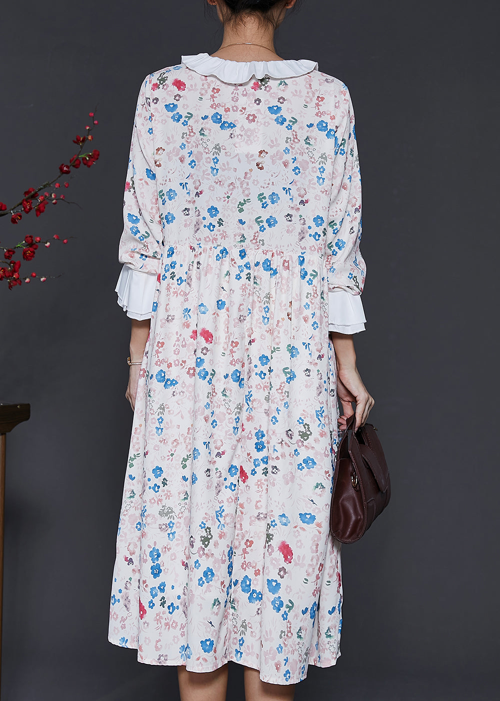 Well Tailored Dress with a Graceful Silhouette