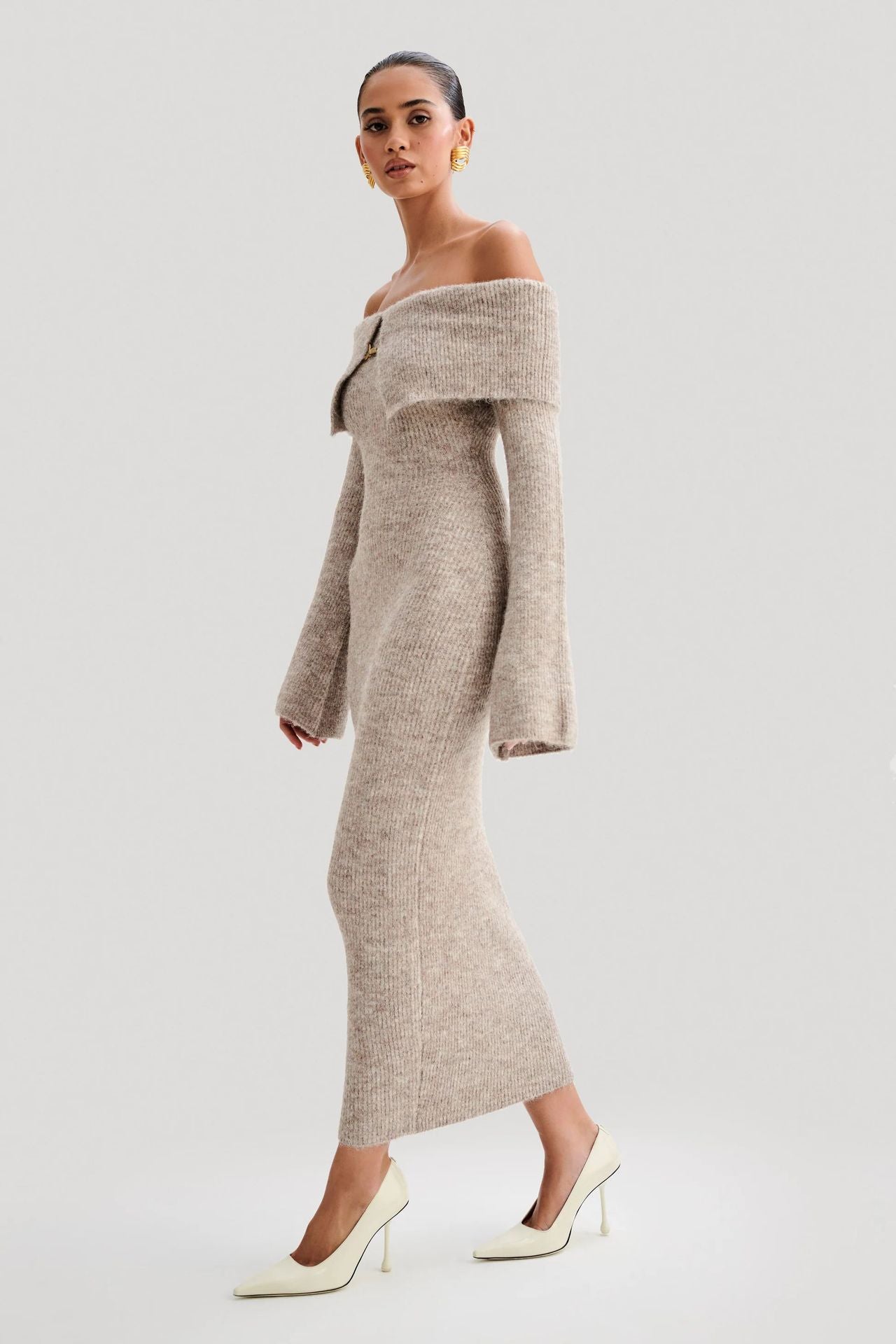Well Tailored Sweater with a Graceful Silhouette