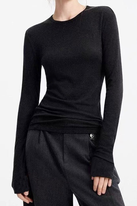 Well Tailored Top with a Graceful Silhouette