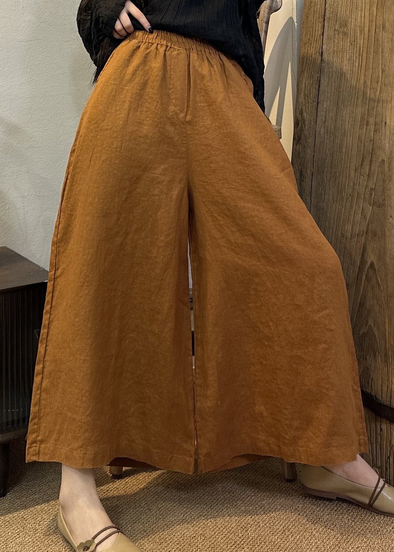 Well Tailored Pants with a Graceful Silhouette