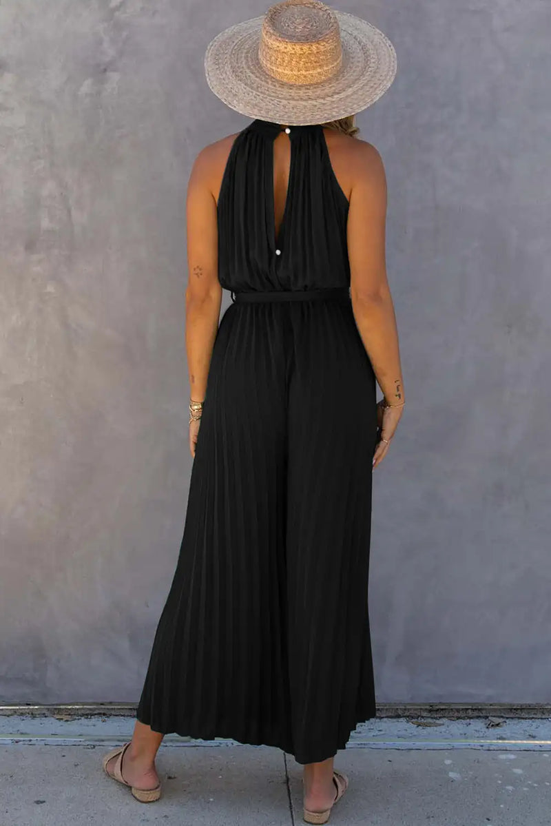 Sophisticated Garment with a Clean Classic Look