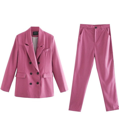 Well Tailored Pants with a Graceful Silhouette