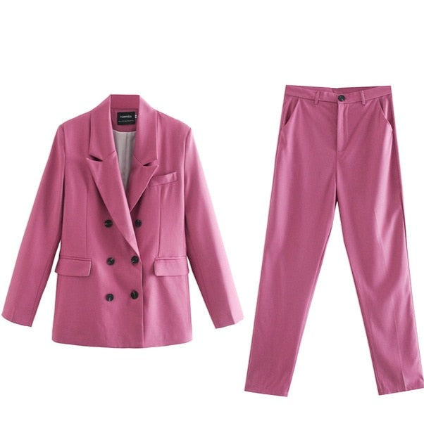 Classic Vintage Pants with a Flattering Fit