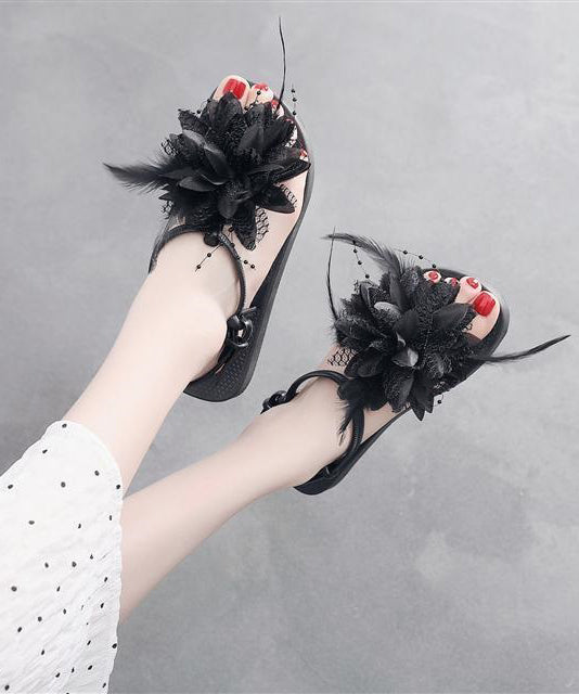 Well Tailored Sandals with a Graceful Silhouette