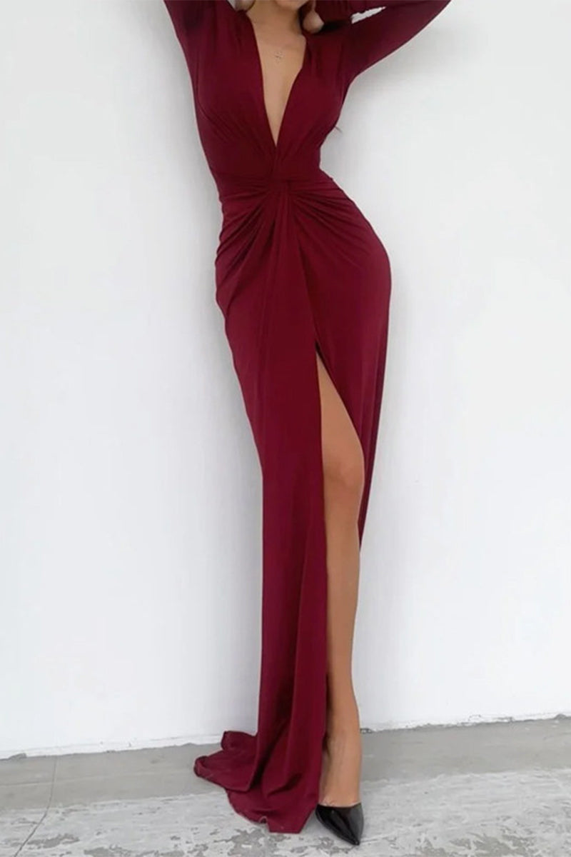 Beautifully Finished Dress in a Timeless Design