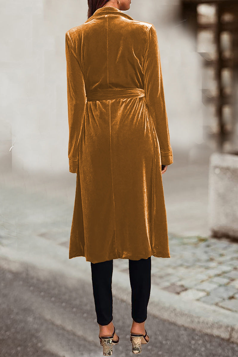Effortlessly Elegant Garment with a Timeless Design