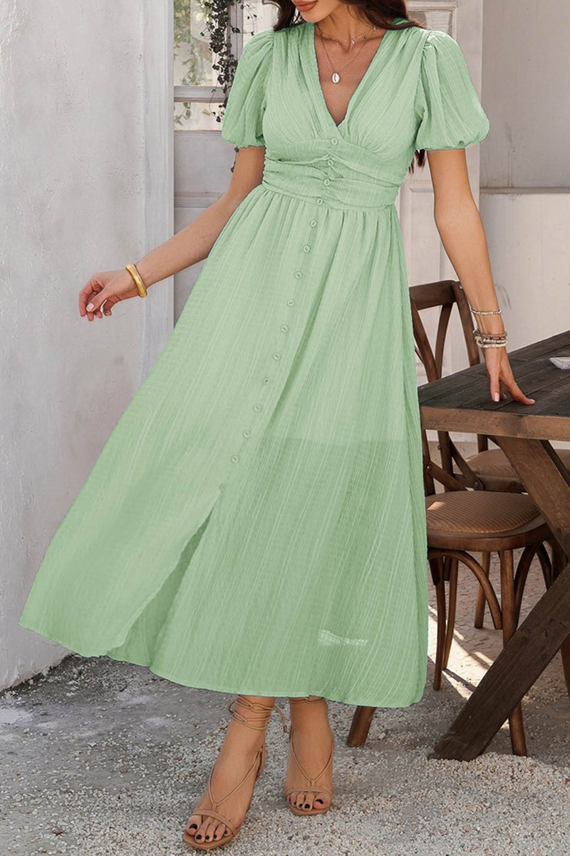 Beautifully Finished Dress in a Timeless Design