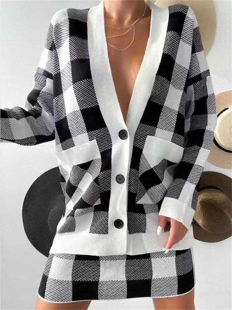 Well Tailored Cardigan with a Graceful Silhouette