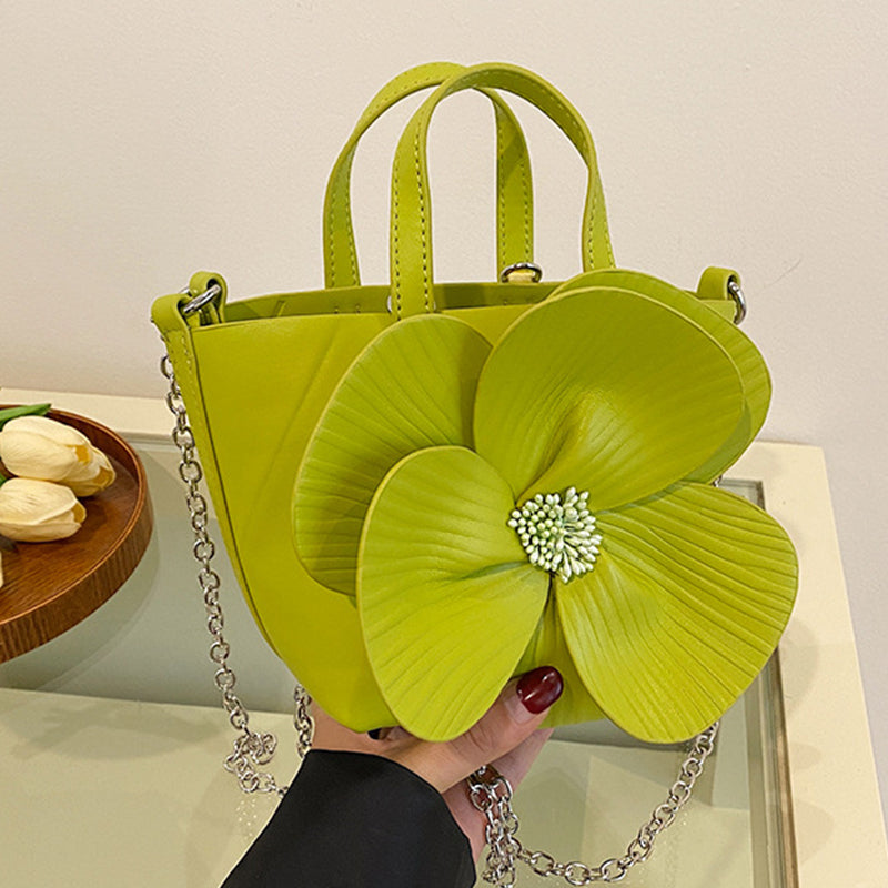 Polished Bag with an Effortless Classic Look