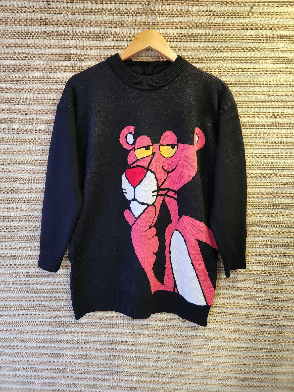 Beautifully Finished Sweater in a Timeless Design