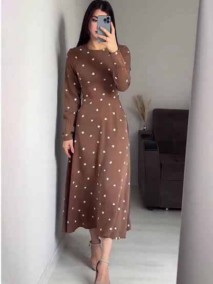 Well Tailored Pullover with a Graceful Silhouette