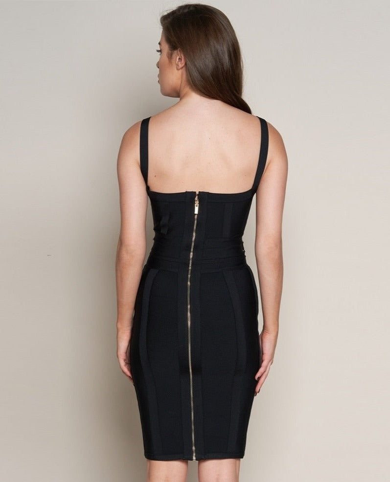 Well Tailored Dress with a Graceful Silhouette