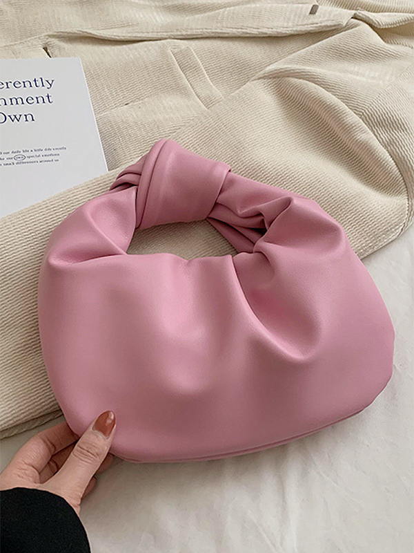 Well Tailored Bag with a Graceful Silhouette